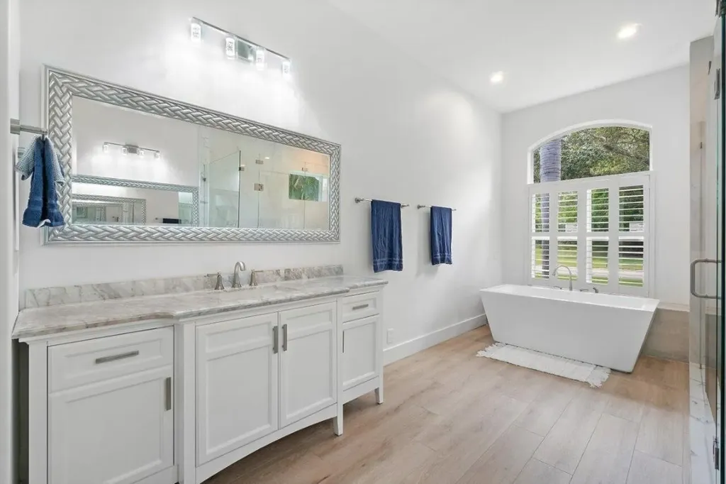8369 SE Island Way Jupiter FL 33458