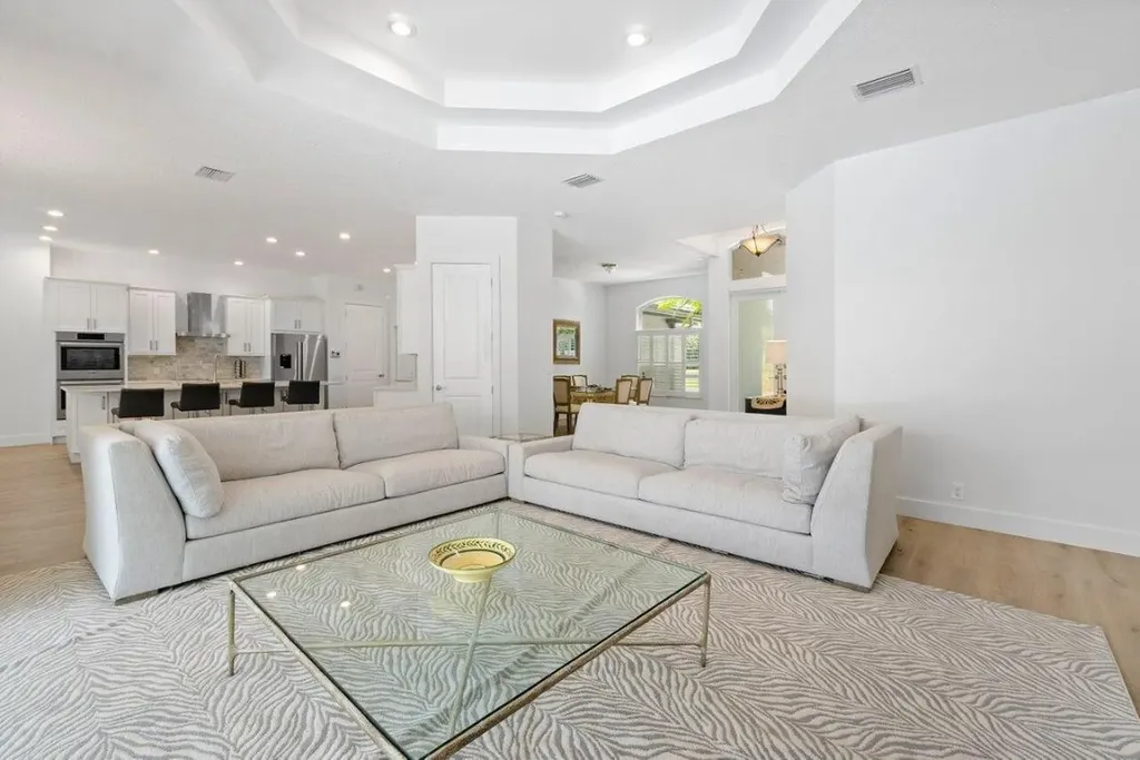 8369 SE Island Way Jupiter FL 33458