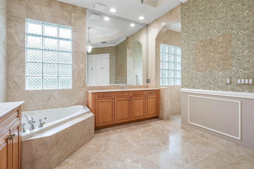 7077 Via Mediterrania Boca Raton FL 33433