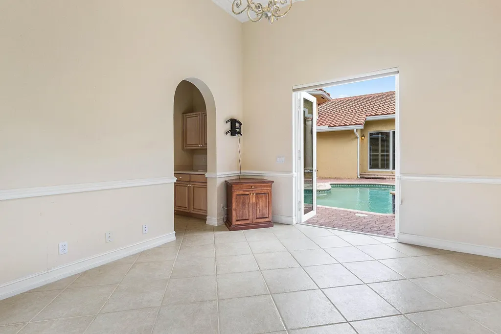 7077 Via Mediterrania Boca Raton FL 33433