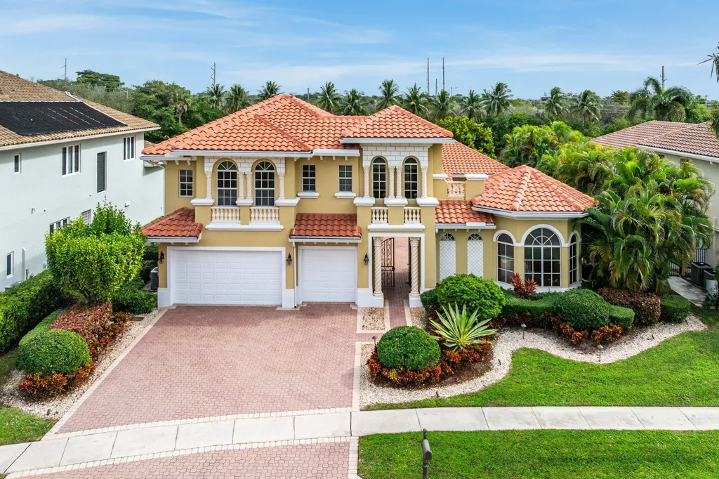 7077 Via Mediterrania Boca Raton FL 33433