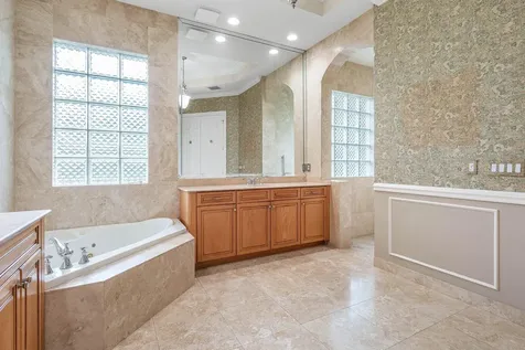 7077 Via Mediterrania Boca Raton FL 33433
