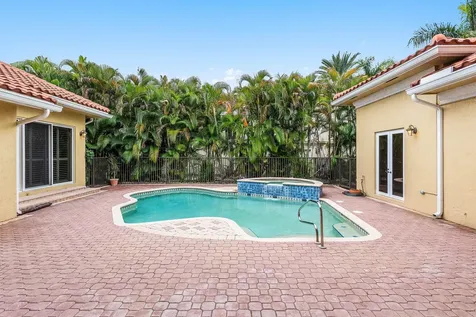 7077 Via Mediterrania Boca Raton FL 33433
