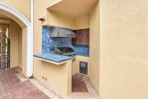7077 Via Mediterrania Boca Raton FL 33433