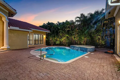 7077 Via Mediterrania Boca Raton FL 33433