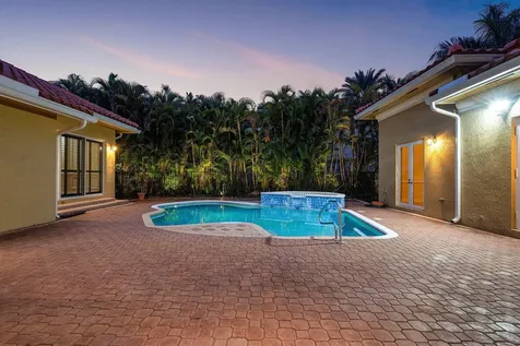 7077 Via Mediterrania Boca Raton FL 33433