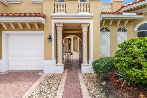 7077 Via Mediterrania Boca Raton FL 33433
