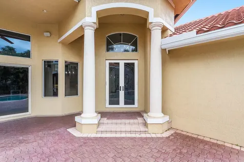 7077 Via Mediterrania Boca Raton FL 33433