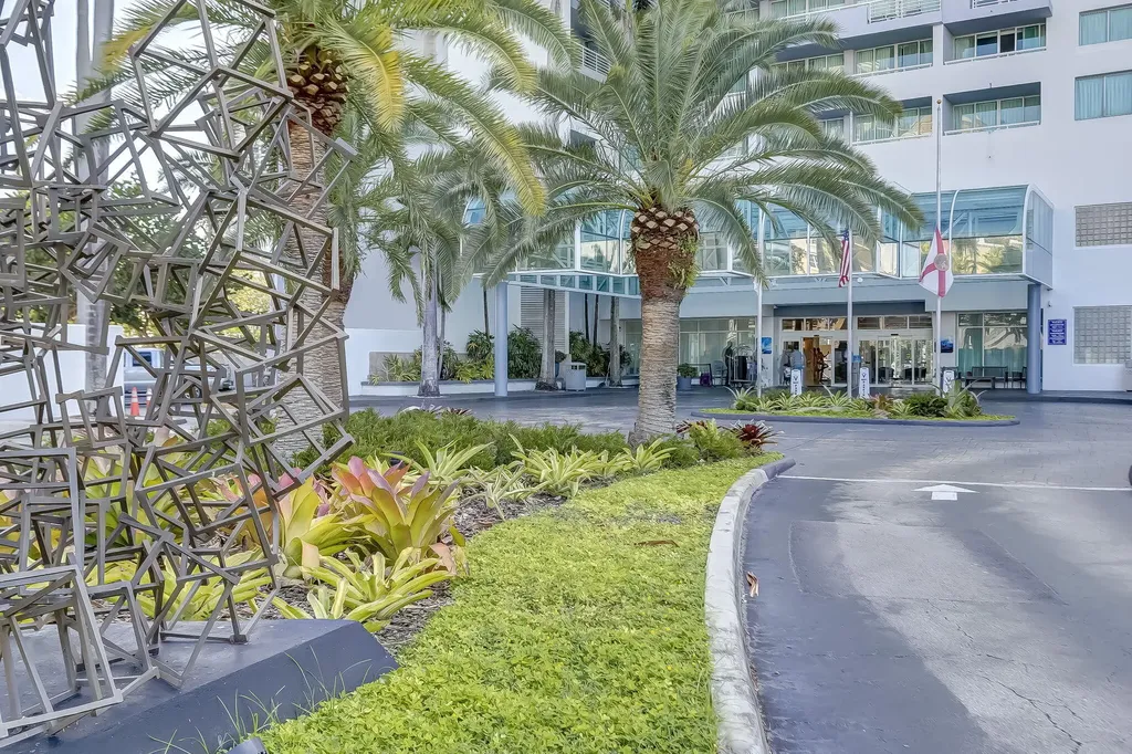 2670 E Sunrise Boulevard Fort Lauderdale FL 33304