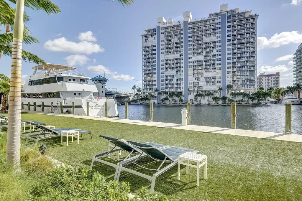 2670 E Sunrise Boulevard Fort Lauderdale FL 33304