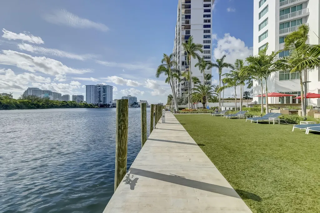2670 E Sunrise Boulevard Fort Lauderdale FL 33304