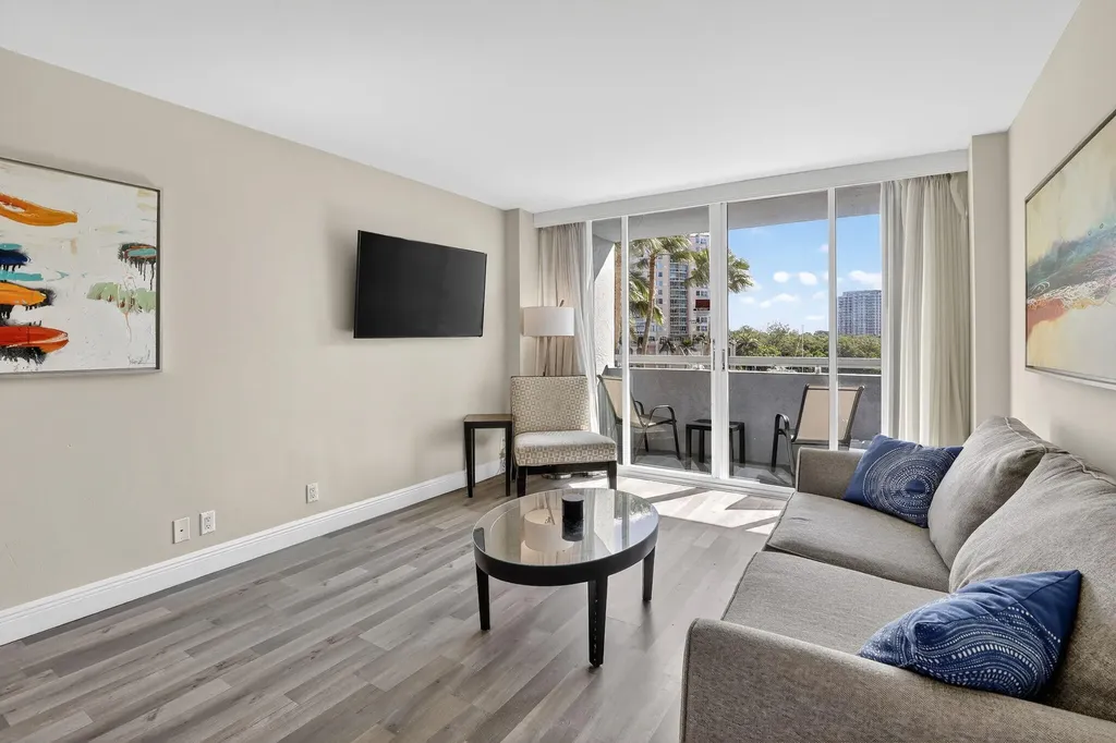 2670 E Sunrise Boulevard Fort Lauderdale FL 33304