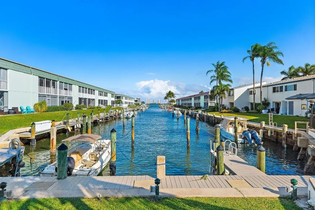 118 Castlewood Drive North Palm Beach FL 33408