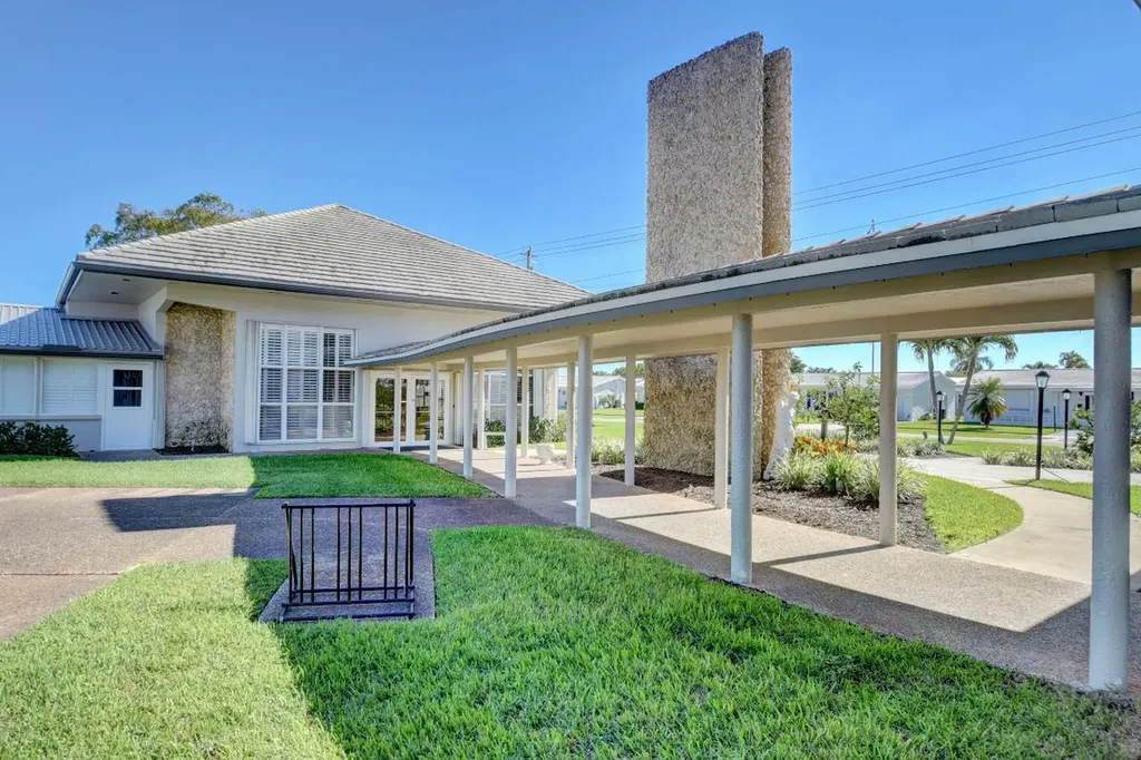 716 SW 18th Street Boynton Beach FL 33426