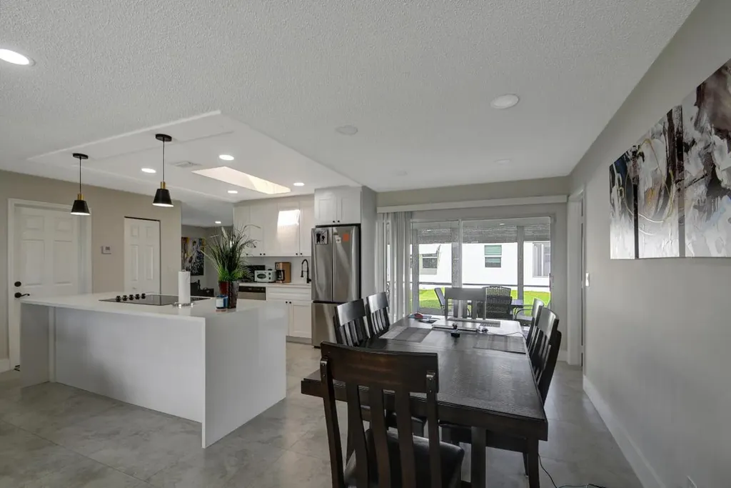716 SW 18th Street Boynton Beach FL 33426