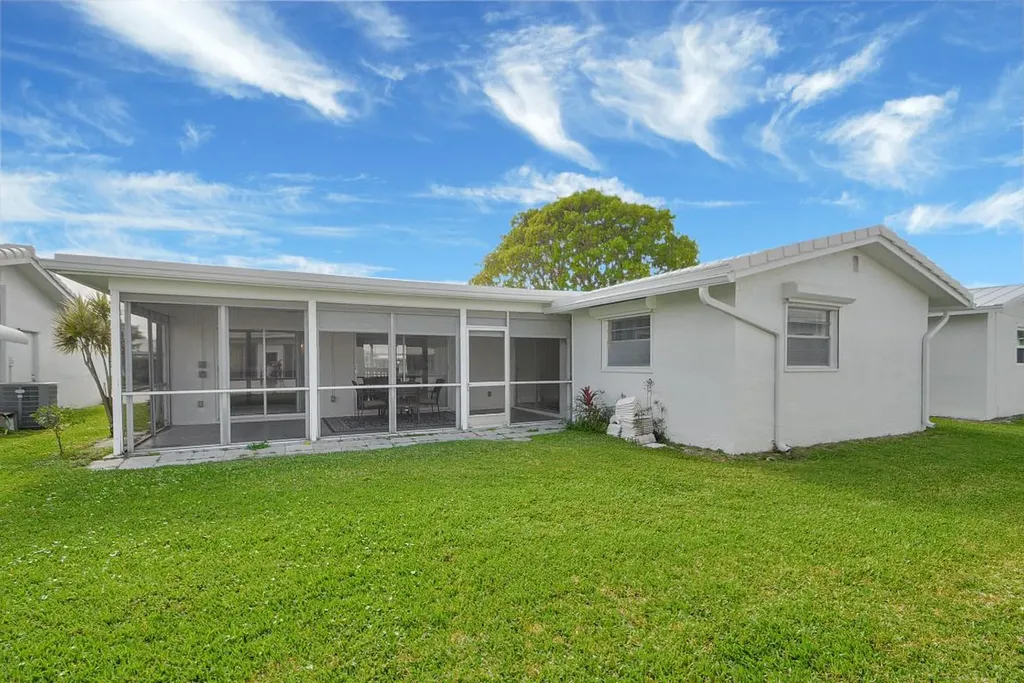 716 SW 18th Street Boynton Beach FL 33426