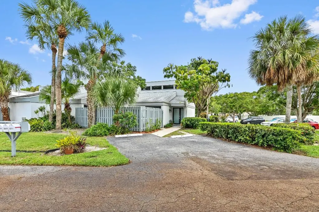 271 NW 15th Street Boca Raton FL 33432