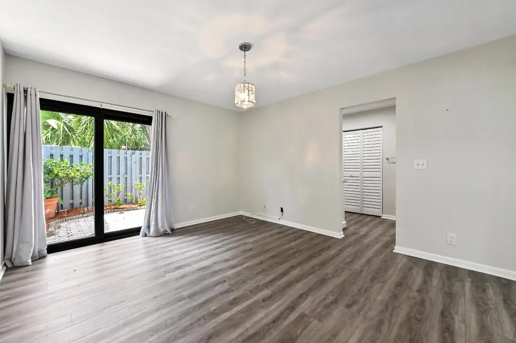 271 NW 15th Street Boca Raton FL 33432