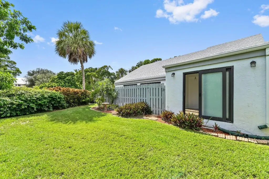 271 NW 15th Street Boca Raton FL 33432