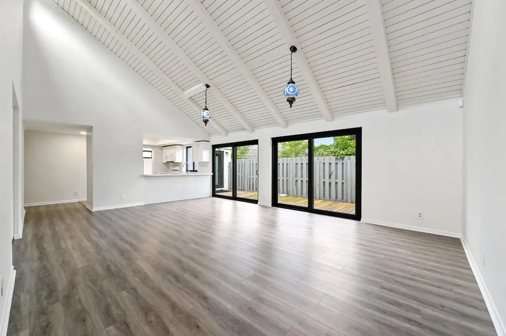 271 NW 15th Street Boca Raton FL 33432