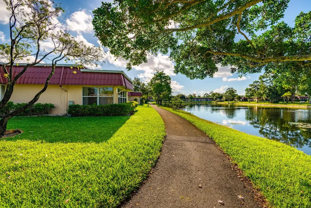 604 Laconia Circle Lake Worth FL 33467