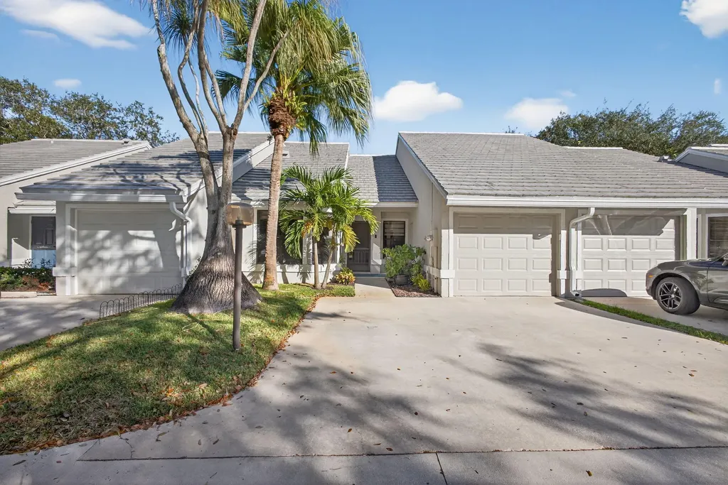 703 Saint Giles Court Palm Beach Gardens FL 33418