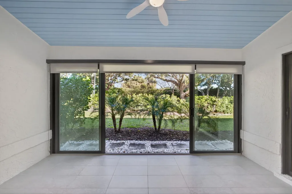 703 Saint Giles Court Palm Beach Gardens FL 33418