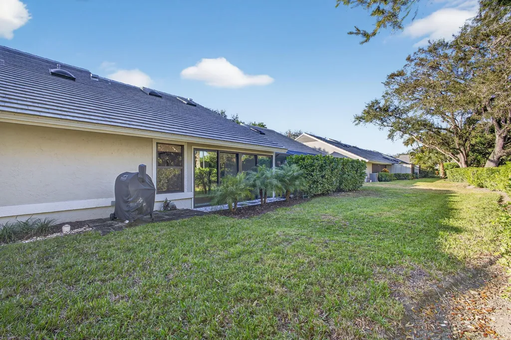 703 Saint Giles Court Palm Beach Gardens FL 33418