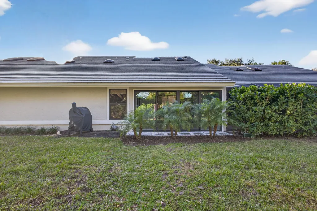 703 Saint Giles Court Palm Beach Gardens FL 33418