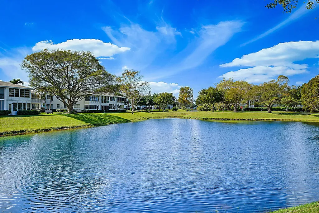134 Lyndhurst F Deerfield Beach FL 33442