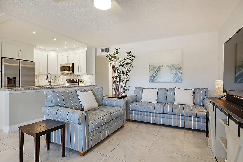 134 Lyndhurst F Deerfield Beach FL 33442
