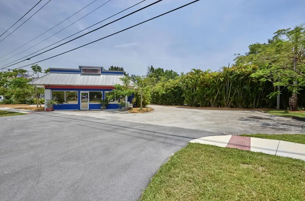 2095 NW Federal Highway Jensen Beach FL 34957