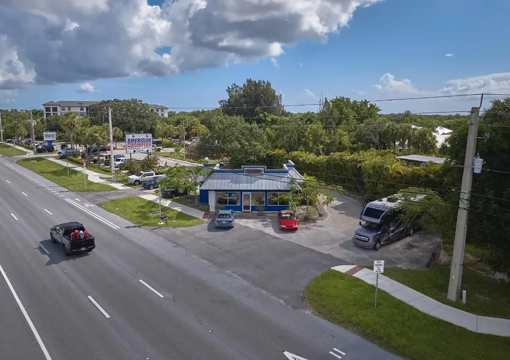 2095 NW Federal Highway Jensen Beach FL 34957