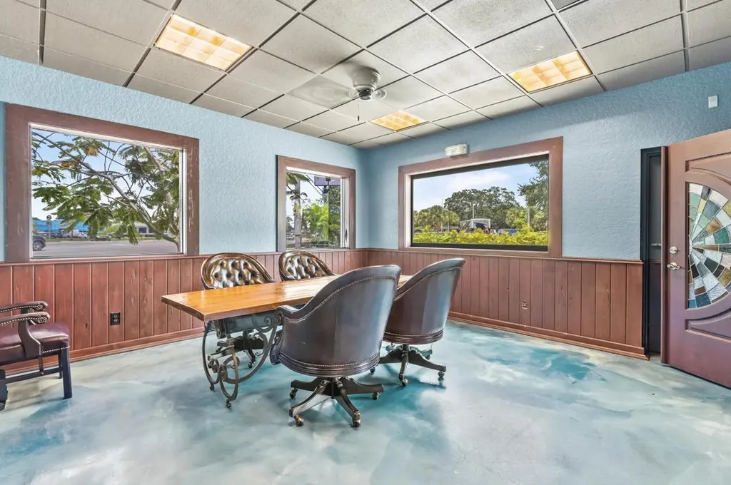 2095 NW Federal Highway Jensen Beach FL 34957