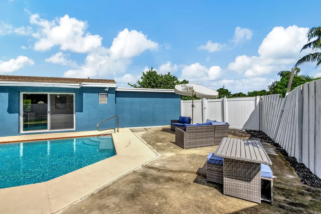 9518 Keating Drive Palm Beach Gardens FL 33410