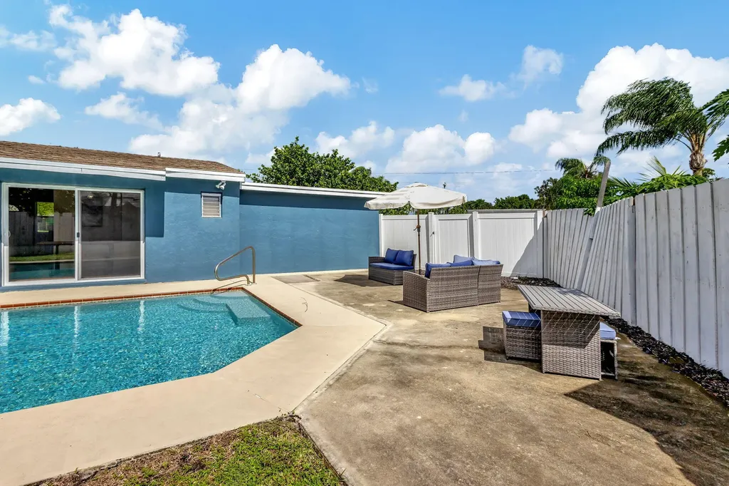9518 Keating Drive Palm Beach Gardens FL 33410