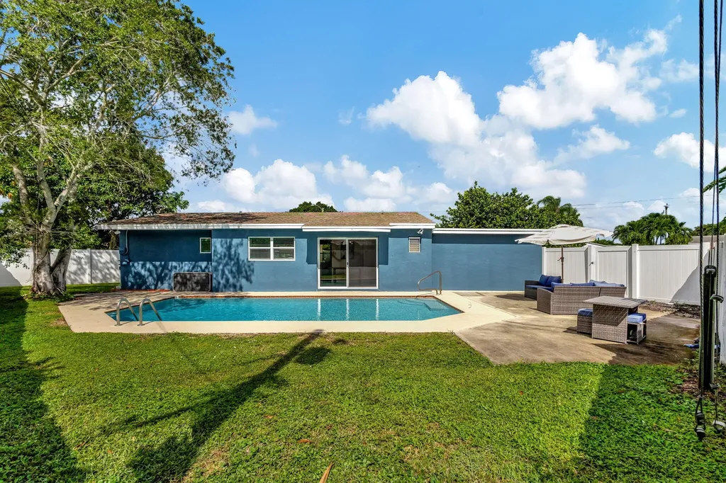 9518 Keating Drive Palm Beach Gardens FL 33410