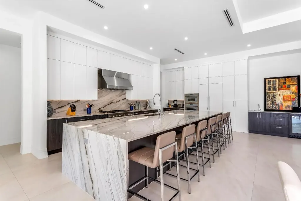 2719 Embassy Drive West Palm Beach FL 33401