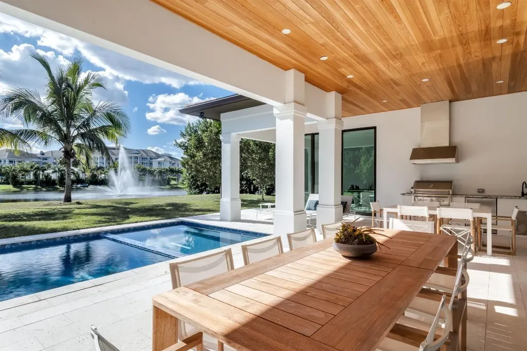 2719 Embassy Drive West Palm Beach FL 33401