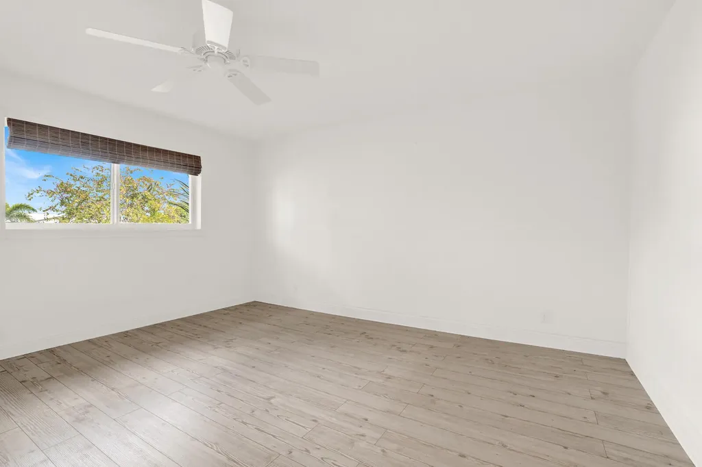 32 Colonial Club Drive Boynton Beach FL 33435