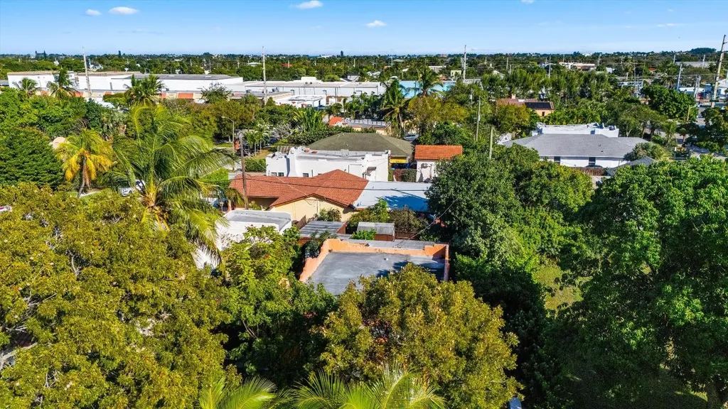 6704 Garden Avenue West Palm Beach FL 33405
