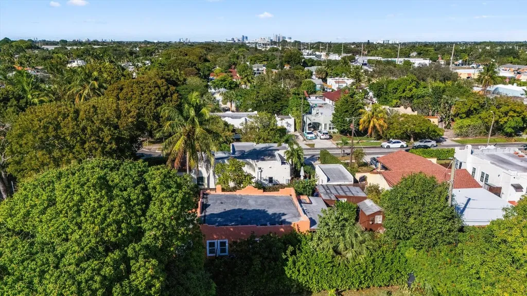 6704 Garden Avenue West Palm Beach FL 33405