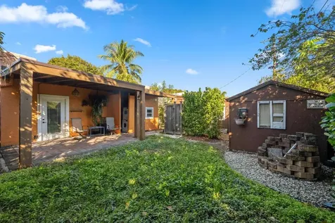 6704 Garden Avenue West Palm Beach FL 33405