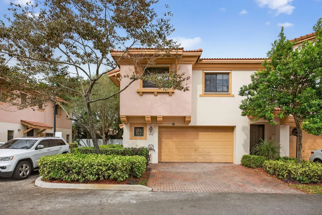 4751 Grand Cypress Circle N Coconut Creek FL 33073