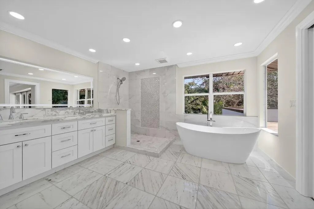 37 E High Point Road Sewalls Point FL 34996