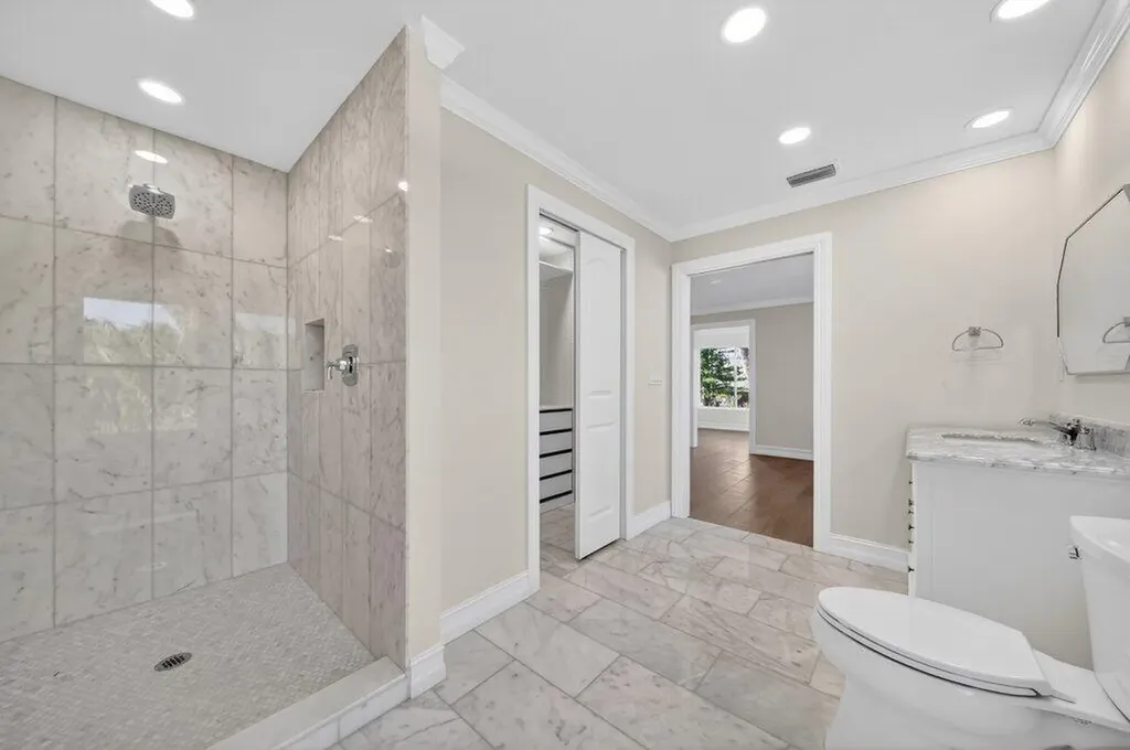 37 E High Point Road Sewalls Point FL 34996