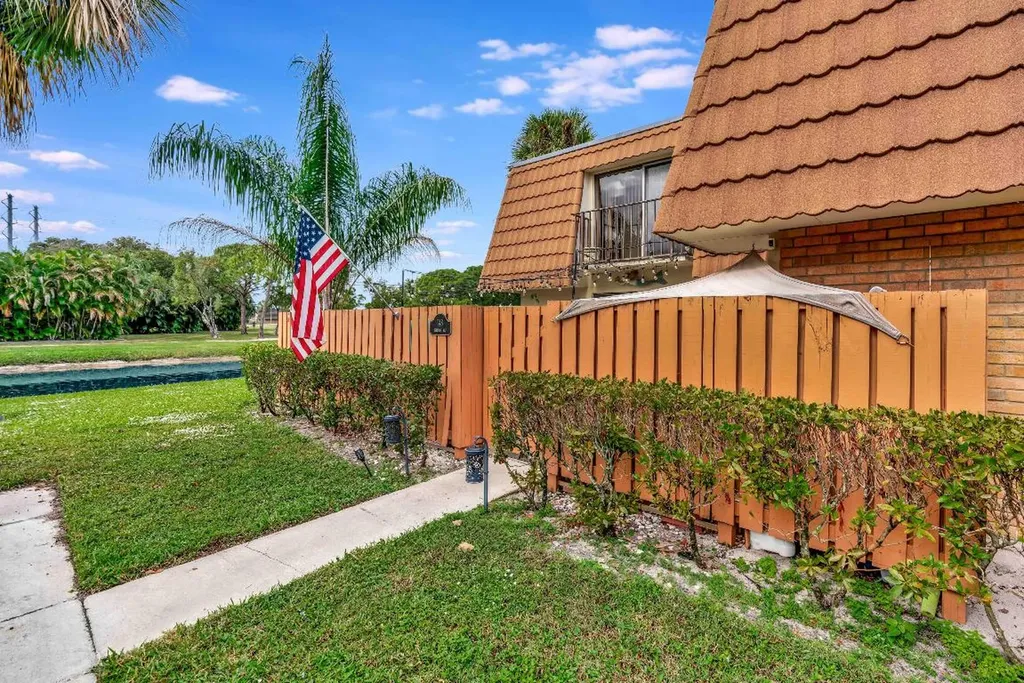148 Heritage Way West Palm Beach FL 33407