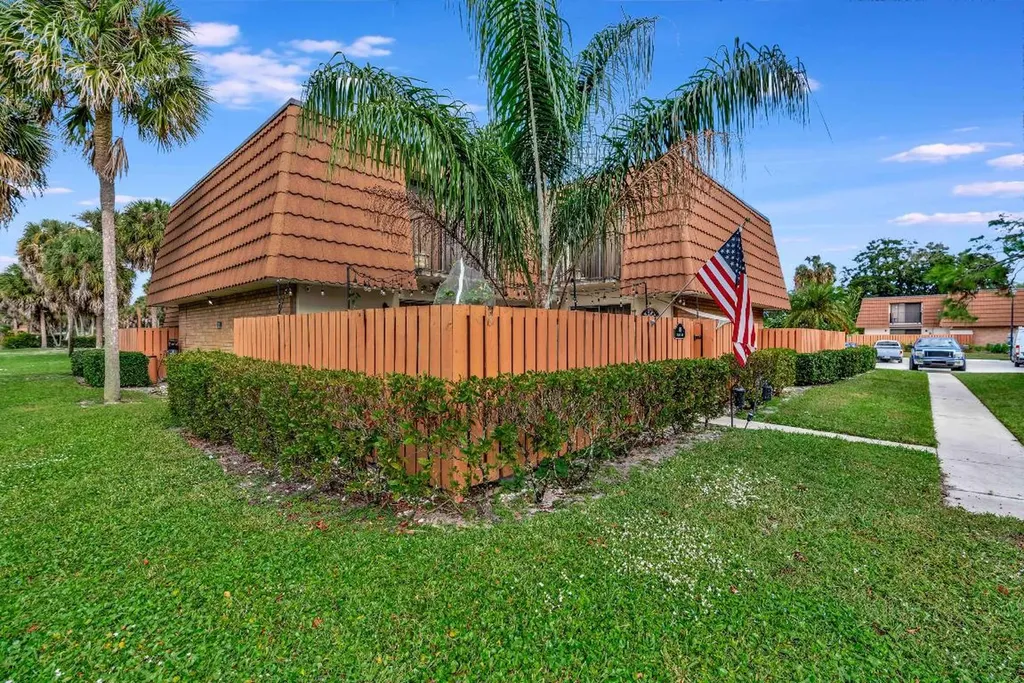 148 Heritage Way West Palm Beach FL 33407