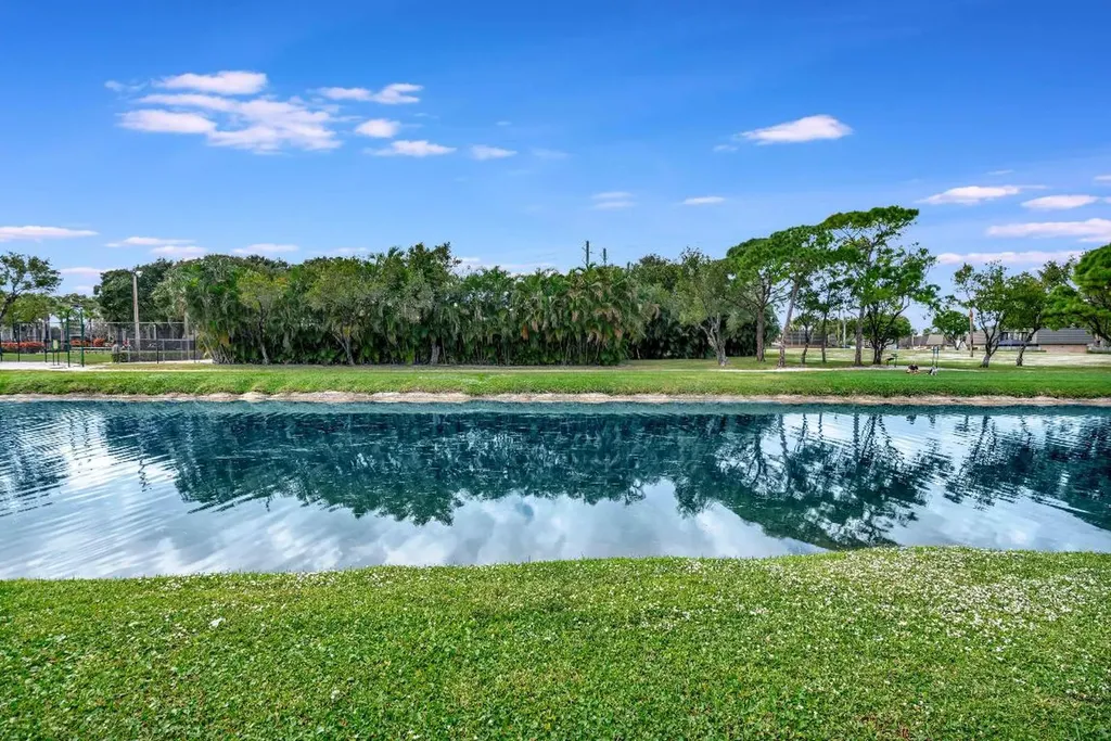 148 Heritage Way West Palm Beach FL 33407