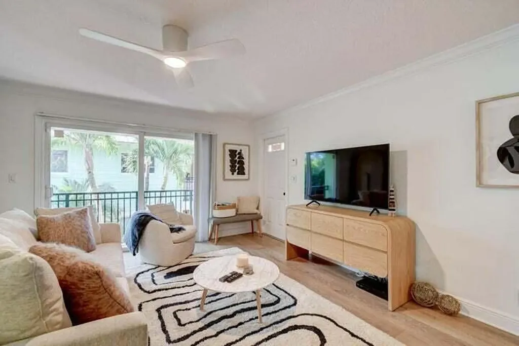 45 SE 7th Avenue Delray Beach FL 33483